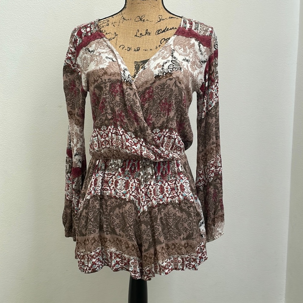 Lucy Love Romper with pockets Size Small